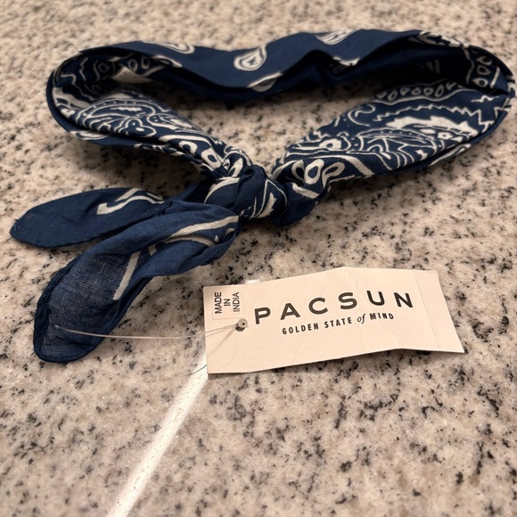 NWT PacSun Blue Paisley Bandana Headband Y2K Western Core Coquette Hair Scarf - Picture 7 of 10
